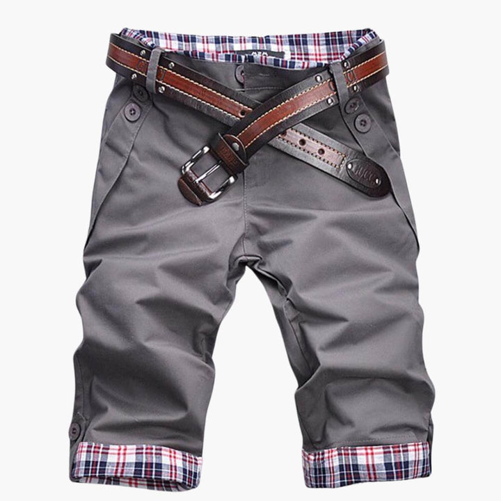 Herren Baumwollshorts mit Gürtel und Karoaufschlägen knielang