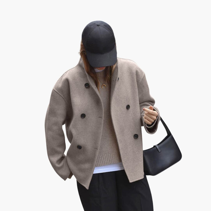 Damenjacke mit weitem Schnitt und Knopfverschluss vorn