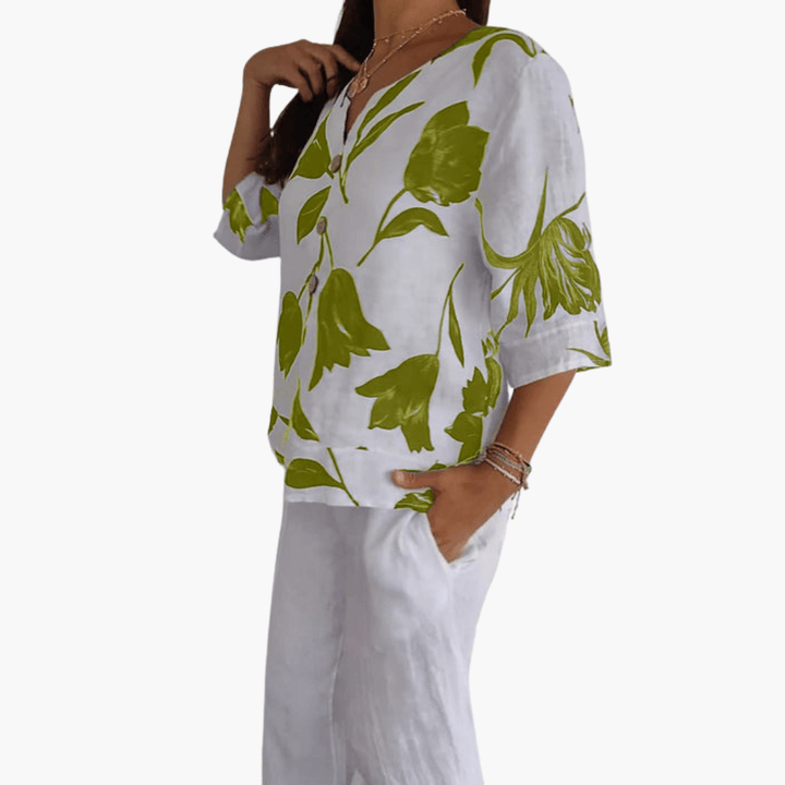 Stilvolles und bequemes Shirt mit V-Ausschnitt für Frauen - SchmiedeMode