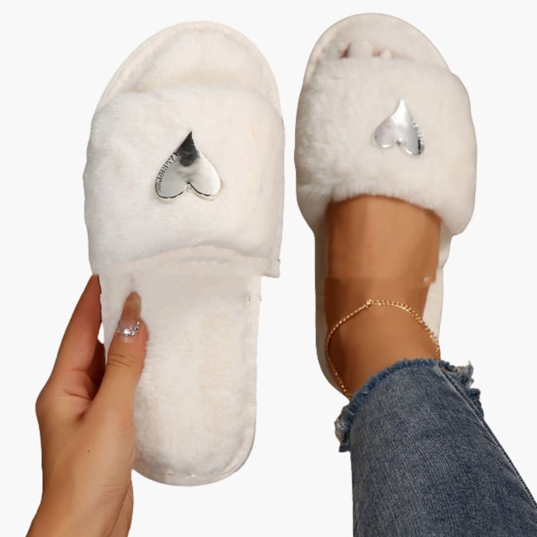 Damen Hausschuhe mit offener Spitze und Herzdetail