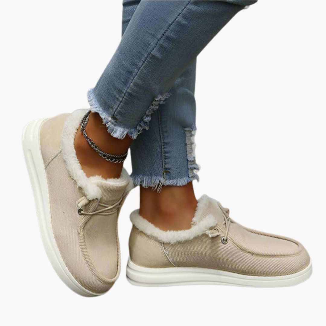 Damen Slipper mit Plüschfutter und strukturierter Laufsohle