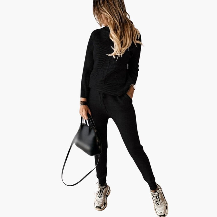 Damen Strickanzug mit Rollkragenpullover und Jogginghose