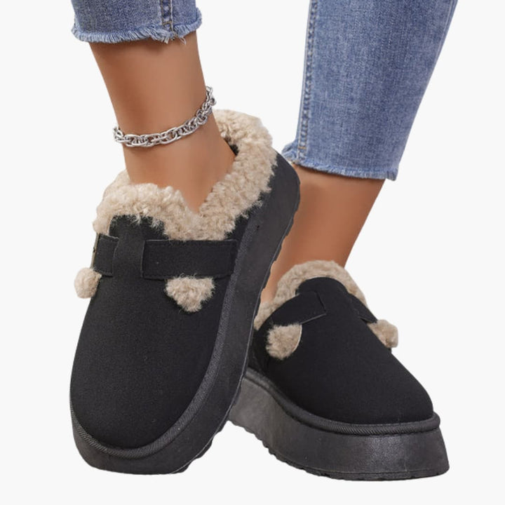 Damen hausschuhe mit Plüschfutter und Schnallenriemen