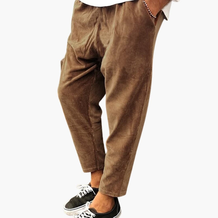 Herren Cordhose mit Bund und Seitentaschen