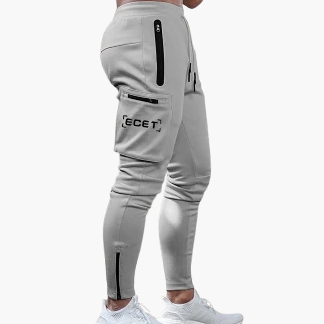 Herren Sport Jogginghose mit schmal zulaufenden Beinen und Seitentaschen