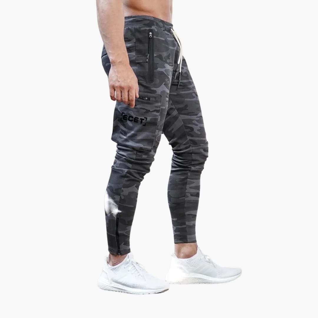 Herren Sport Jogginghose mit schmal zulaufenden Beinen und Seitentaschen