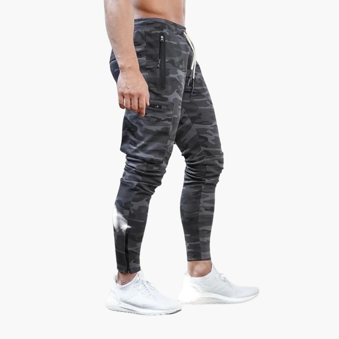 Herren Sport Jogginghose mit schmal zulaufenden Beinen und Seitentaschen