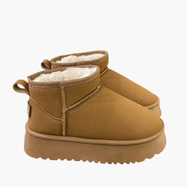 Plateau Mini Stiefel mit Lammfellfutter und dicker Sohle