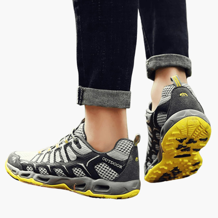 Unisex Trekking Schuhe mit Schnürverschluss und profilierter Außensohle