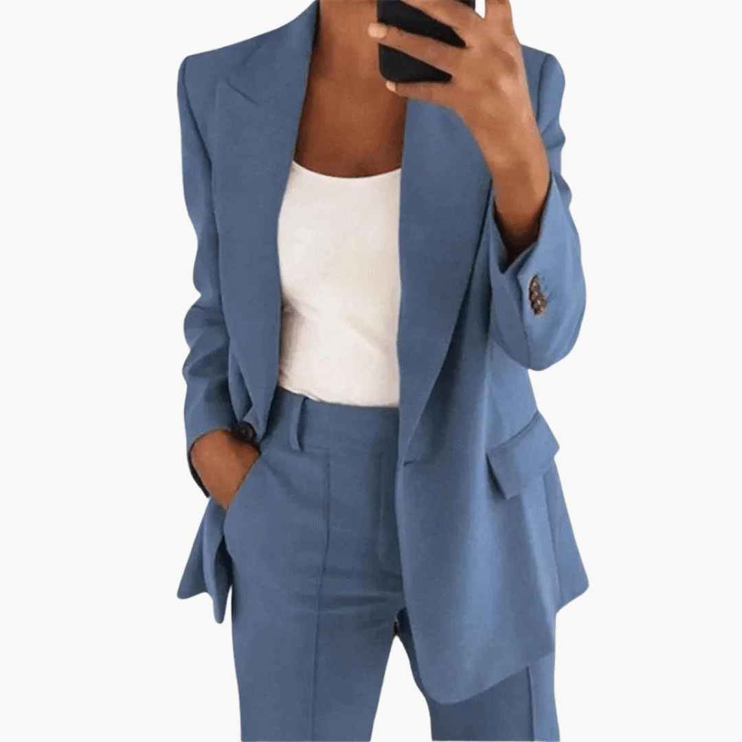 Stilvoller und eleganter Blazer-Anzug für Frauen - SchmiedeMode