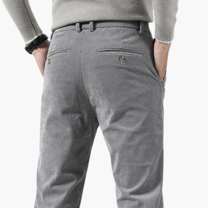 Stilvolle Cordhose im Slim Fit für Herren - SchmiedeMode