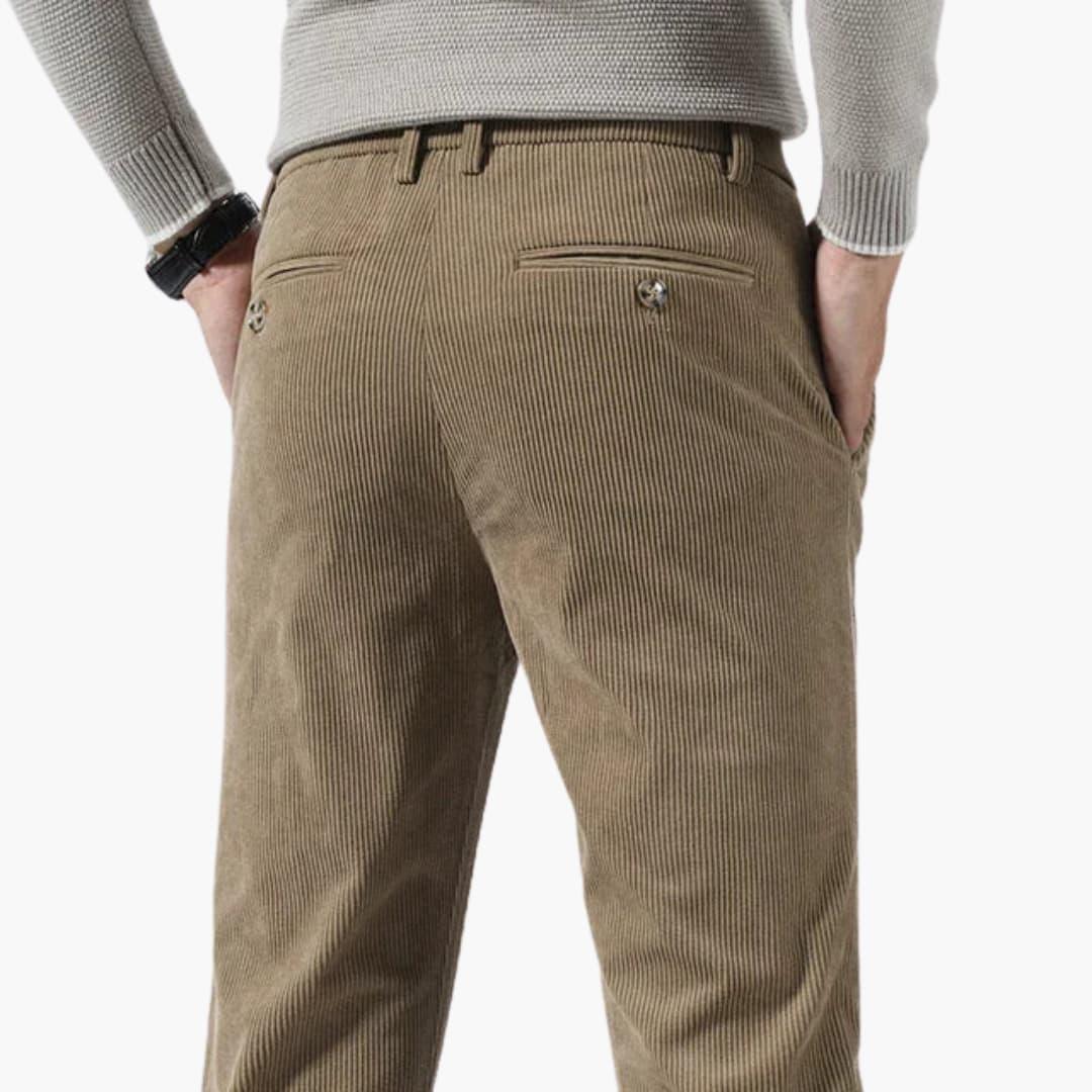 Stilvolle Cordhose im Slim Fit für Herren - SchmiedeMode