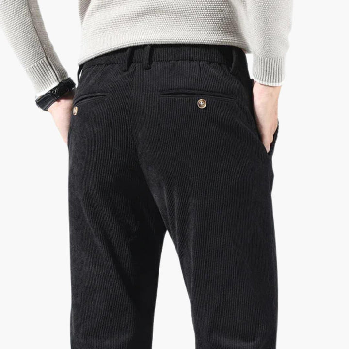 Stilvolle Cordhose im Slim Fit für Herren - SchmiedeMode