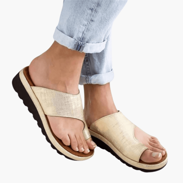 Bequeme orthopädische Sandalen für Frauen - SchmiedeMode