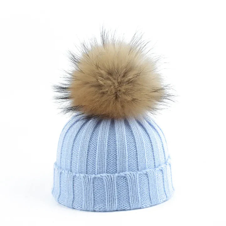 Damen Strickmütze mit Bommel und gleichmäßiger Oberfläche