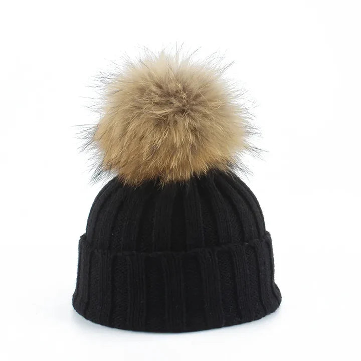 Damen Strickmütze mit Bommel und gleichmäßiger Oberfläche
