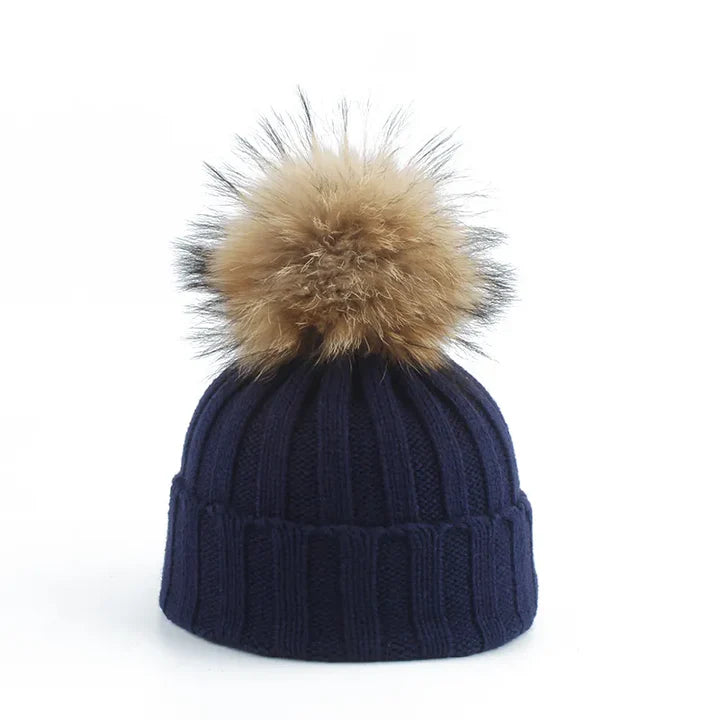 Damen Strickmütze mit Bommel und gleichmäßiger Oberfläche