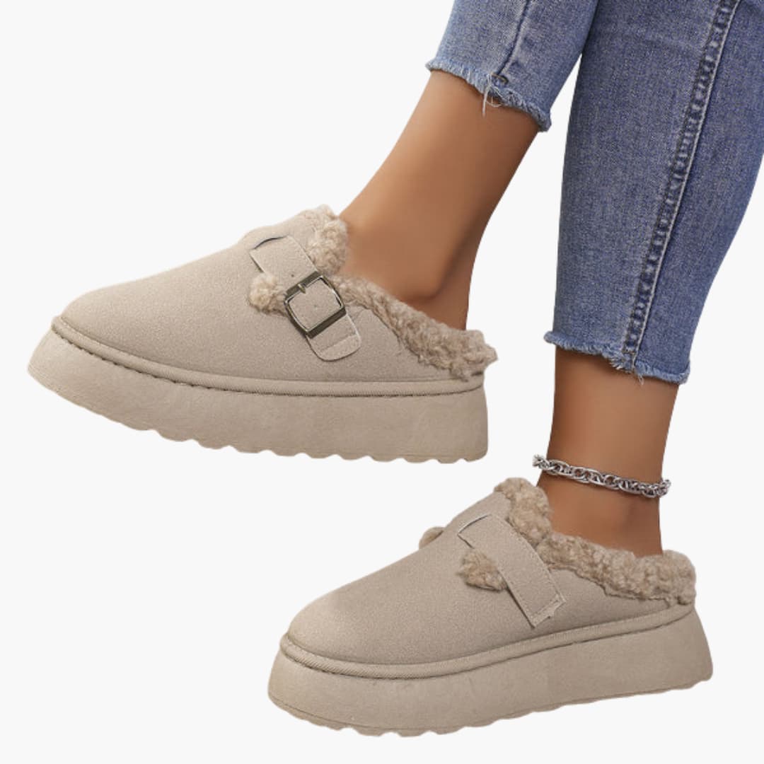 Damen hausschuhe mit Plüschfutter und Schnallenriemen