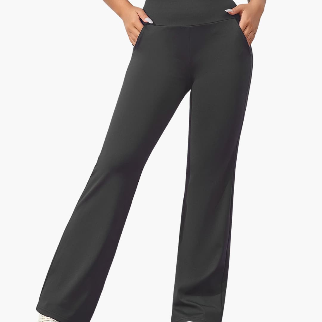 Damenhose mit Gummibund und ausgestelltem Bein
