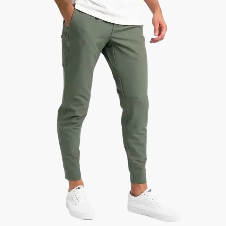 Herrenhose mit Stretchbund und konisch zulaufenden Beinen