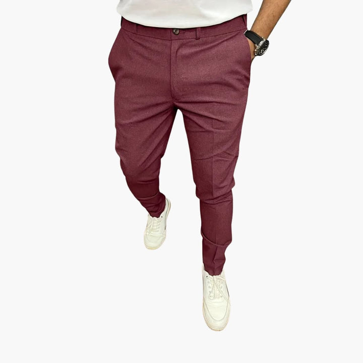 Herrenhose mit schmalem Bein und Seitentaschen